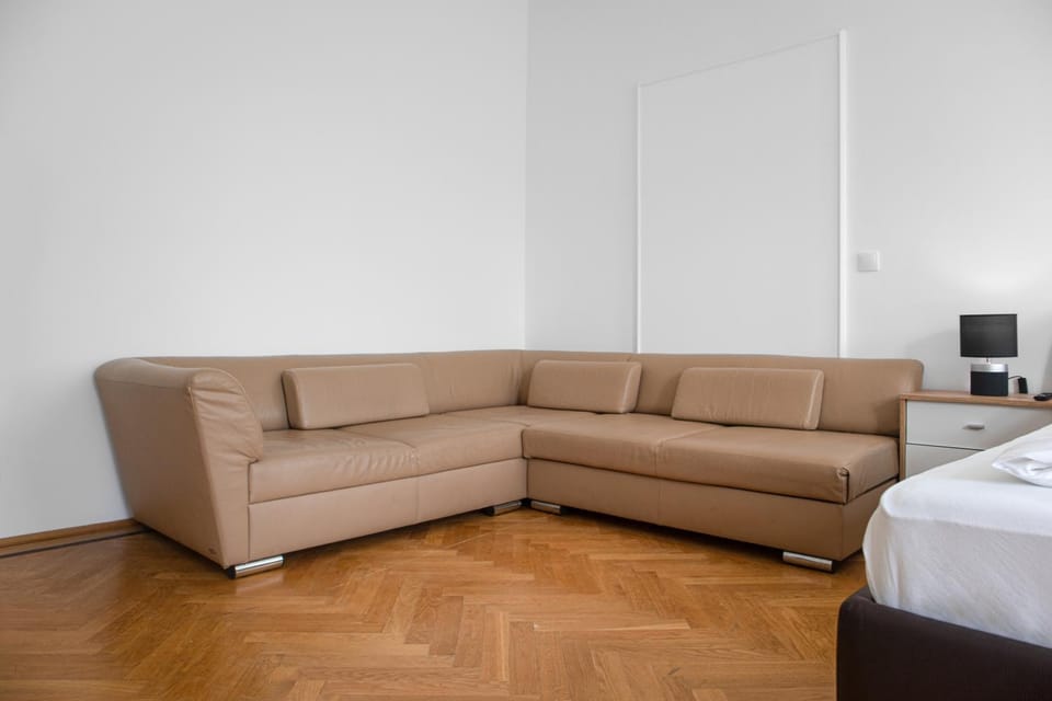 Bed, Seating area, Bedroom