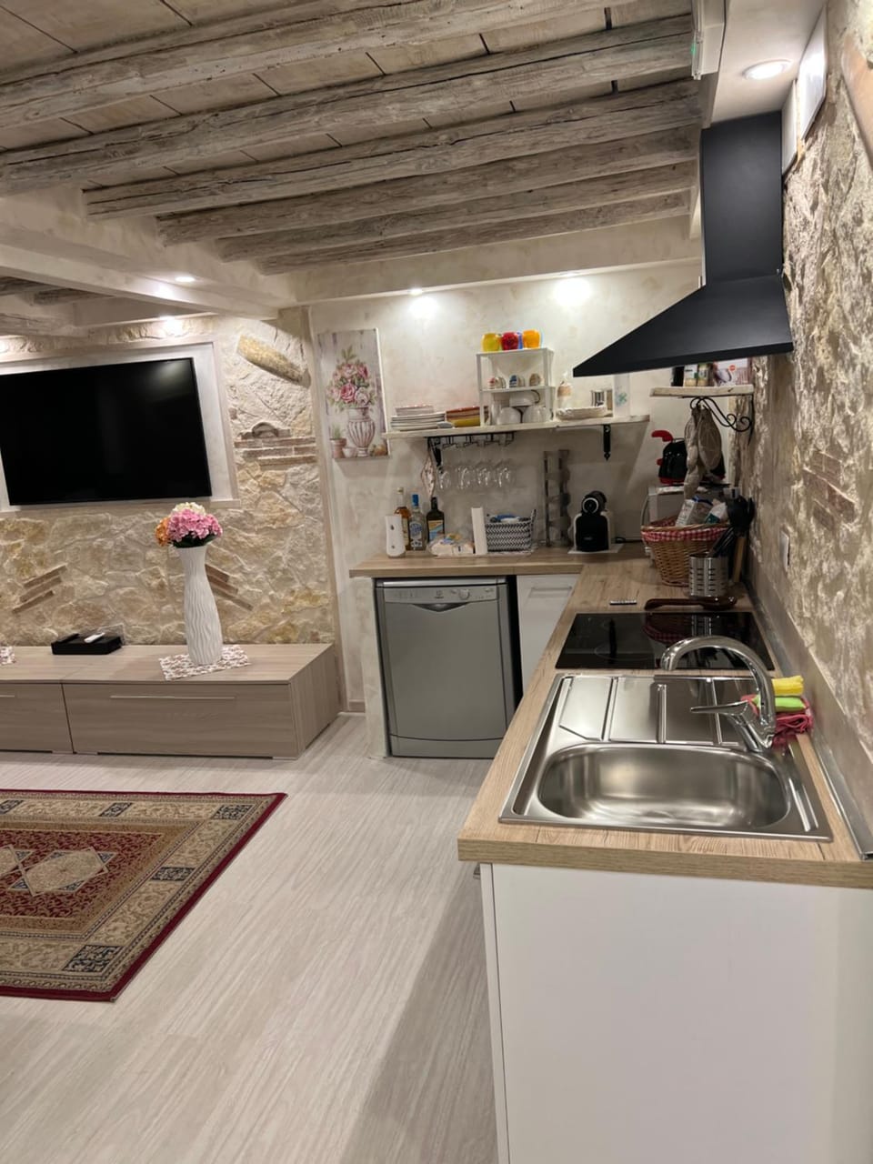 Kitchen or kitchenette
