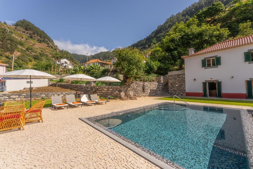 Property building, Mountain view, Pool view, Swimming pool