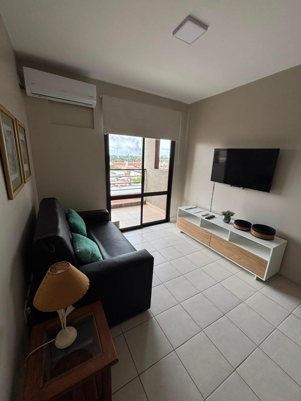 TV and multimedia, Living room, Evening entertainment, air conditioner