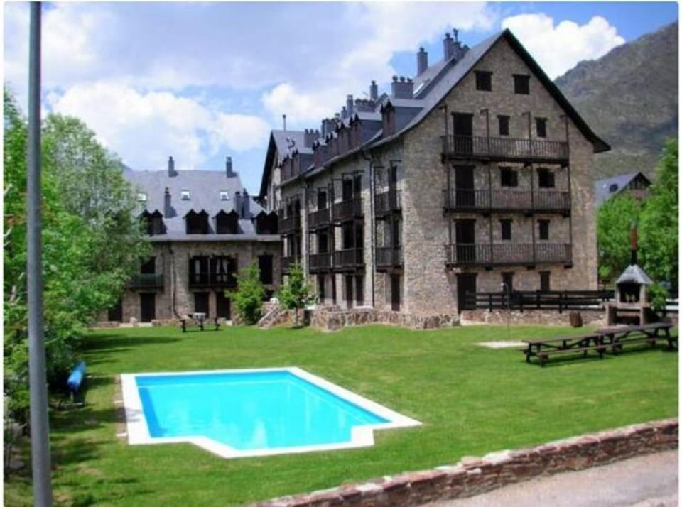 BBQ facilities, Garden, Swimming pool