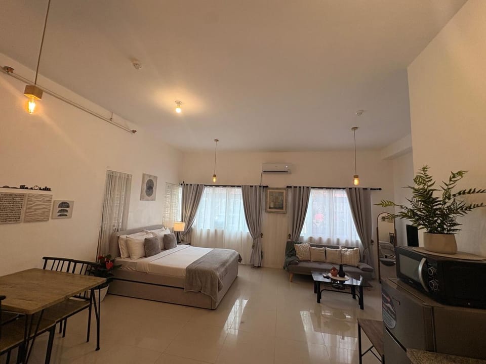Rubia cozy little haven a deluxe studio Apartment in Central Visayas
