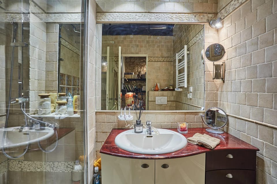 Shower, Bathroom, towels