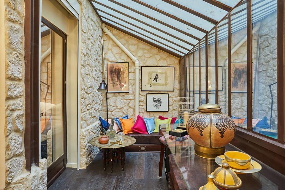 Living room, Seating area