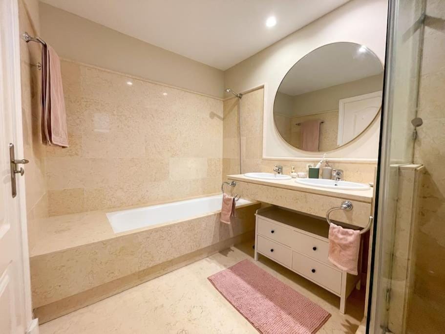 Shower, Bathroom, Bath, towels