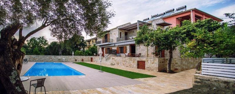 Zefiros Luxury Apartments Apartment hotel in Peloponnese, Western Greece and the Ionian