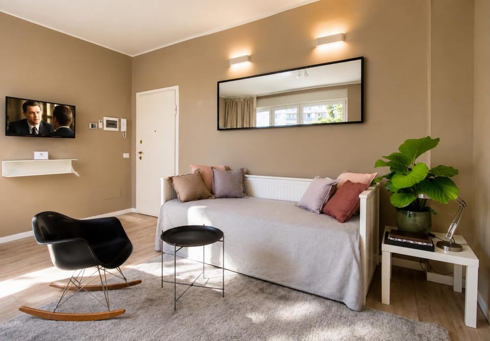 TV and multimedia, Living room, Seating area, Pets, Pets