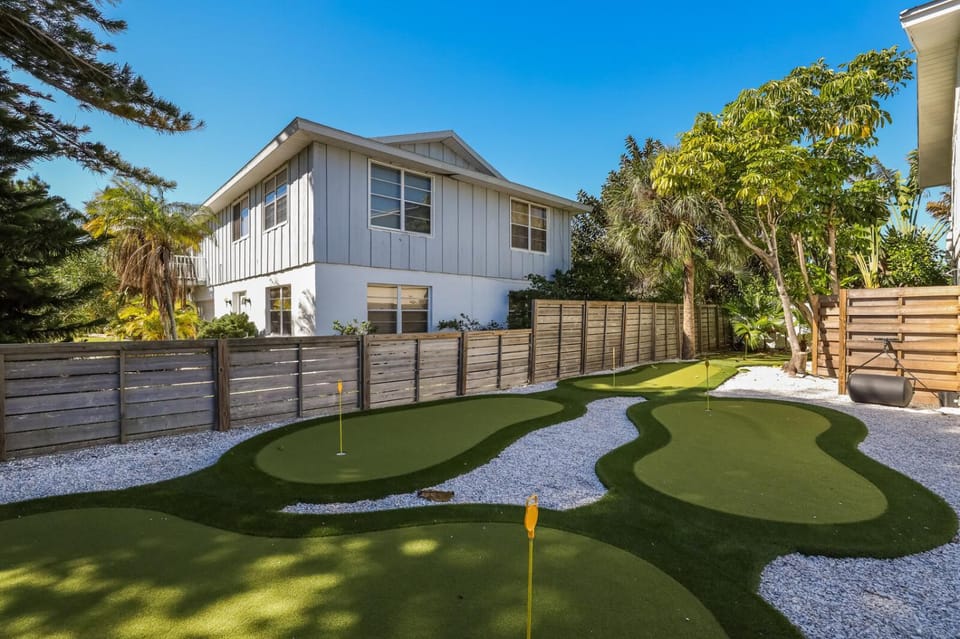 The Laguna Beach - 212 Willow Ave House in Anna Maria Island