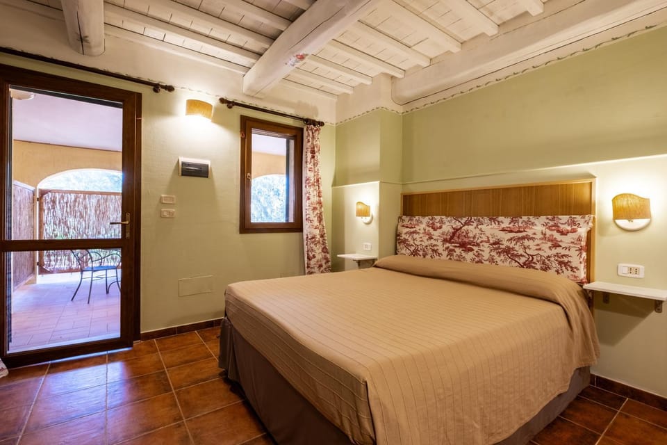 Property building, Living room, Bedroom