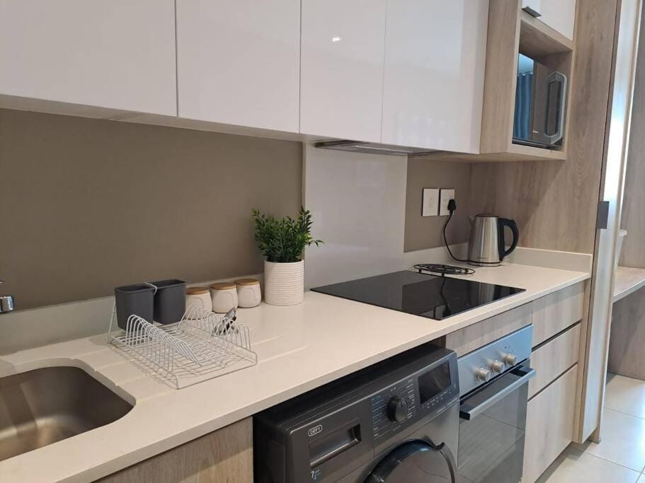 Coffee/tea facilities, Kitchen or kitchenette, minibar, pet friendly, stove