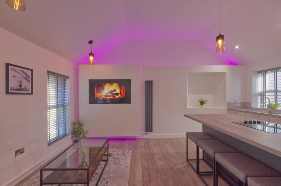 TV and multimedia, Kitchen or kitchenette, Dining area