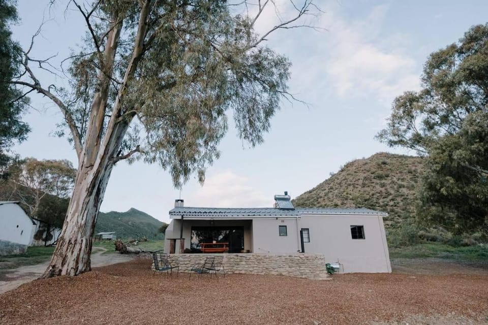 Delightful farmhouse with hottub Apartment in Western Cape