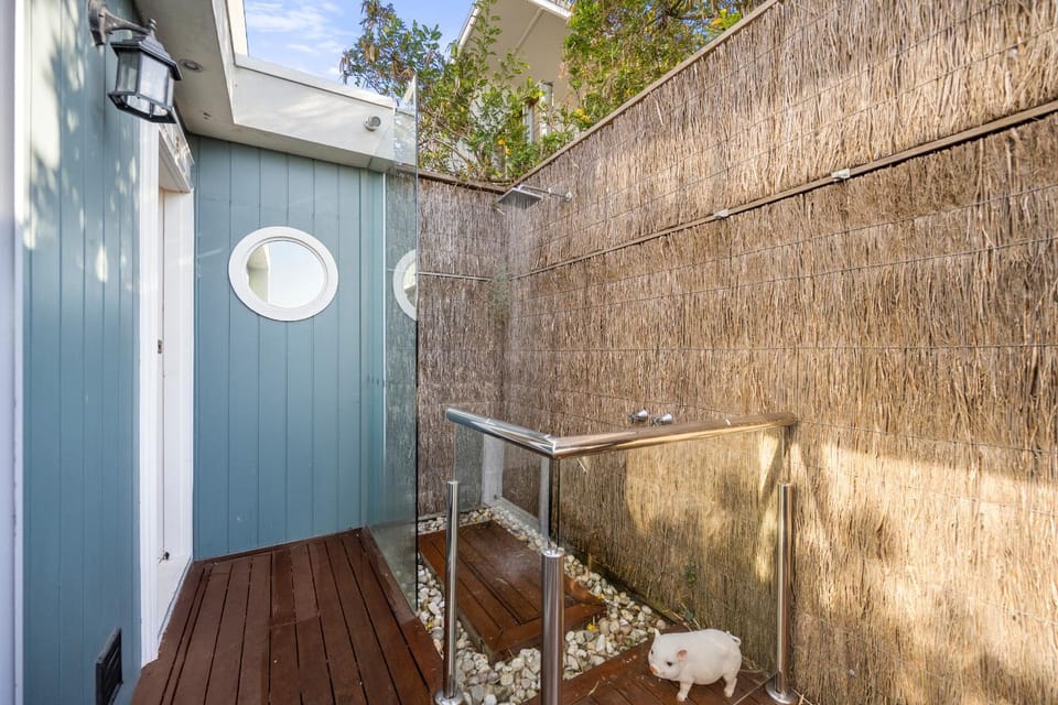 Epic Rye Penthouse with Bubble Dome & Amazing Views! House in Melbourne