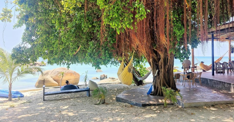 Restaurant/places to eat, Beach