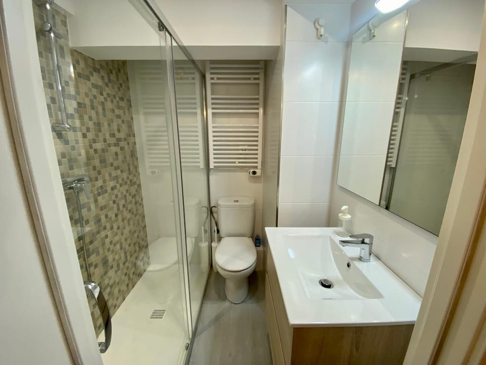 Shower, Bathroom