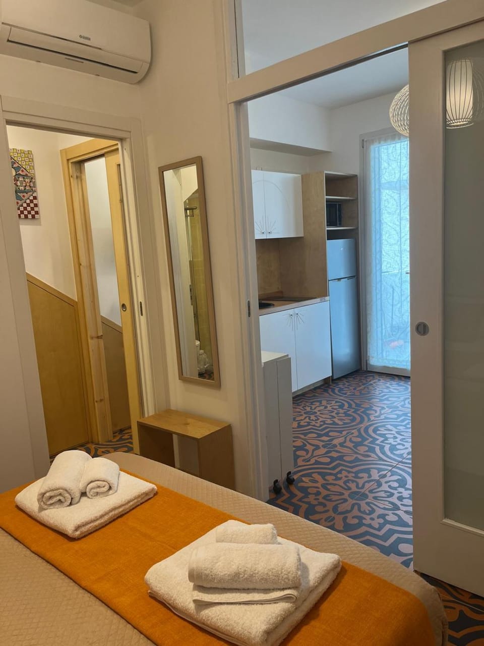 Bed, Photo of the whole room, Bedroom, air conditioner