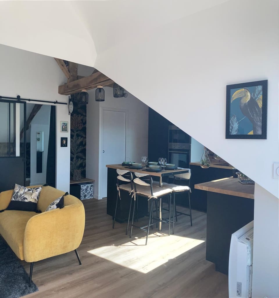 Kitchen or kitchenette, Living room