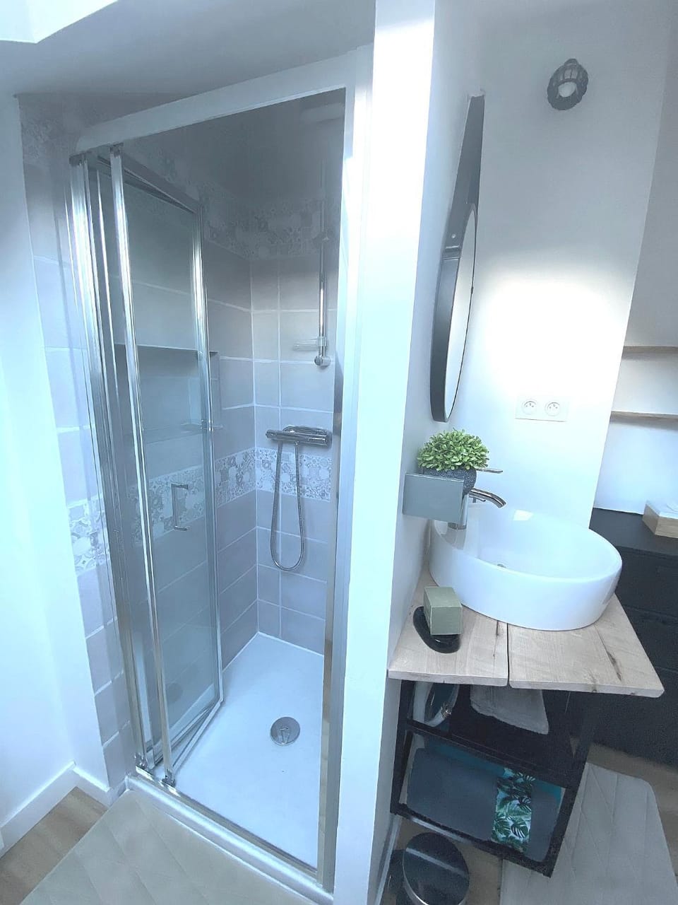 Shower, Bathroom