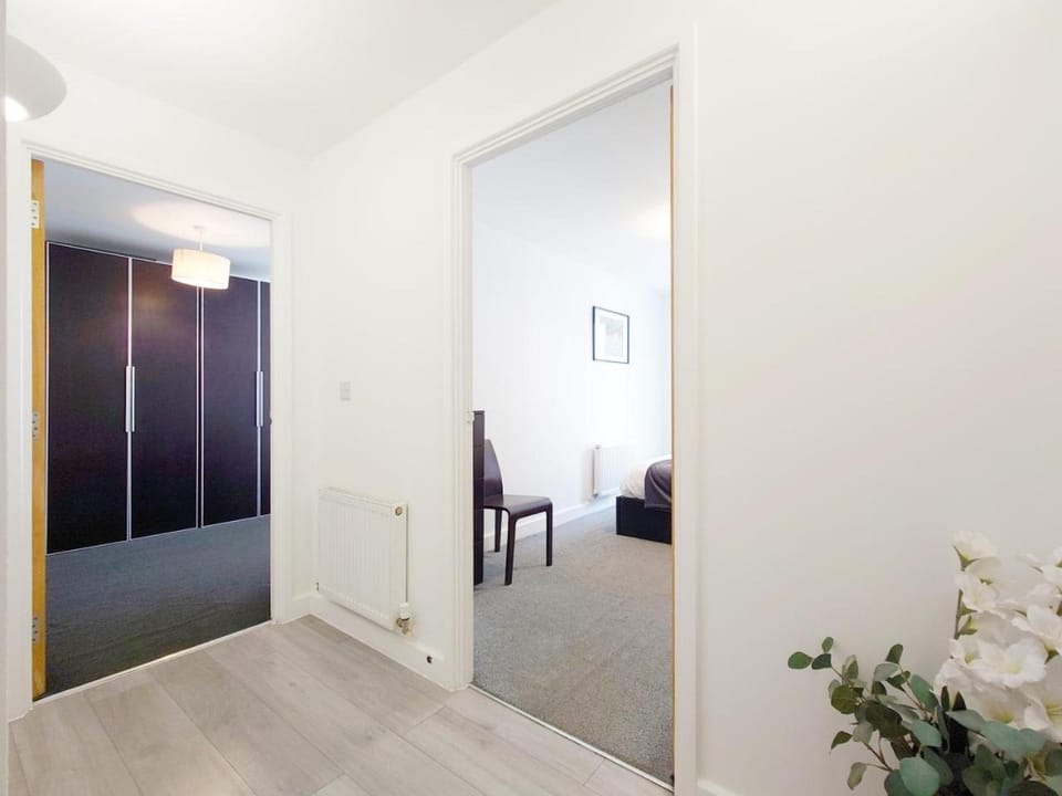 Deluxe Two Bed Apartment with River & City View Apartment in London