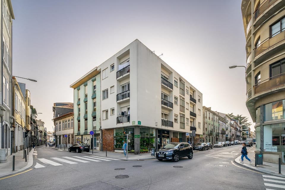 Property building, Neighbourhood