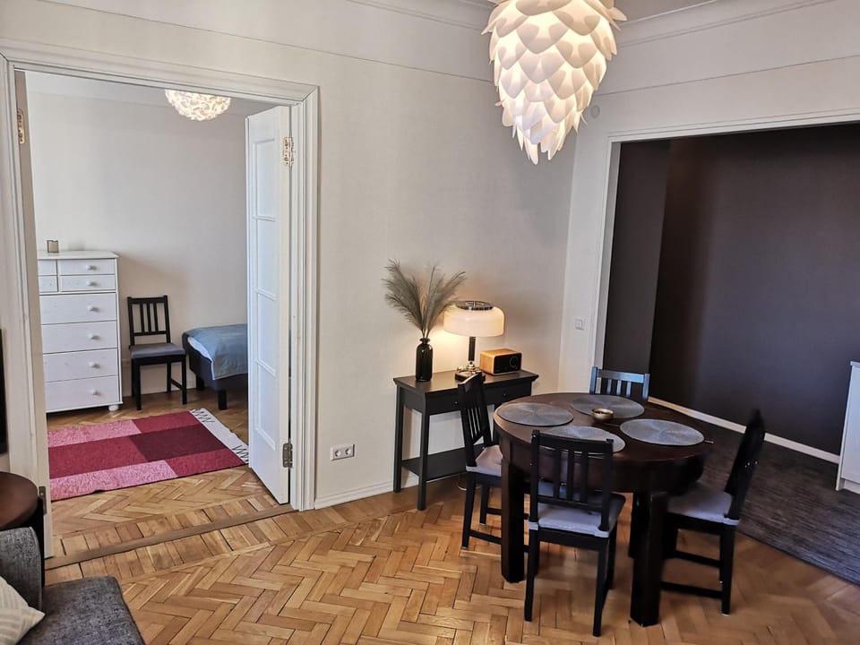 Living room, Seating area, Dining area