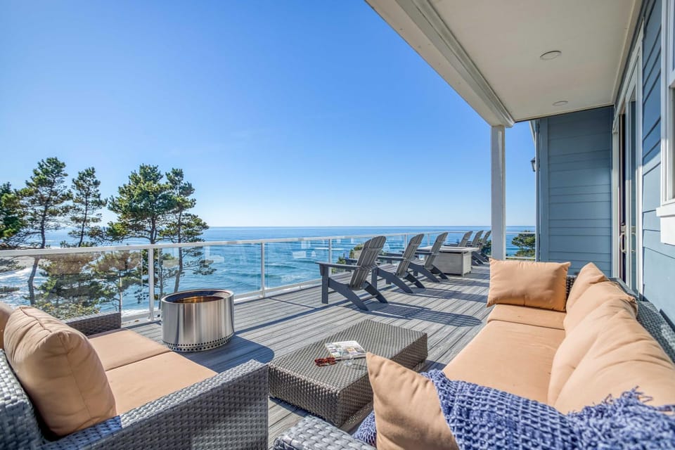 Sunset Point House in Lincoln City