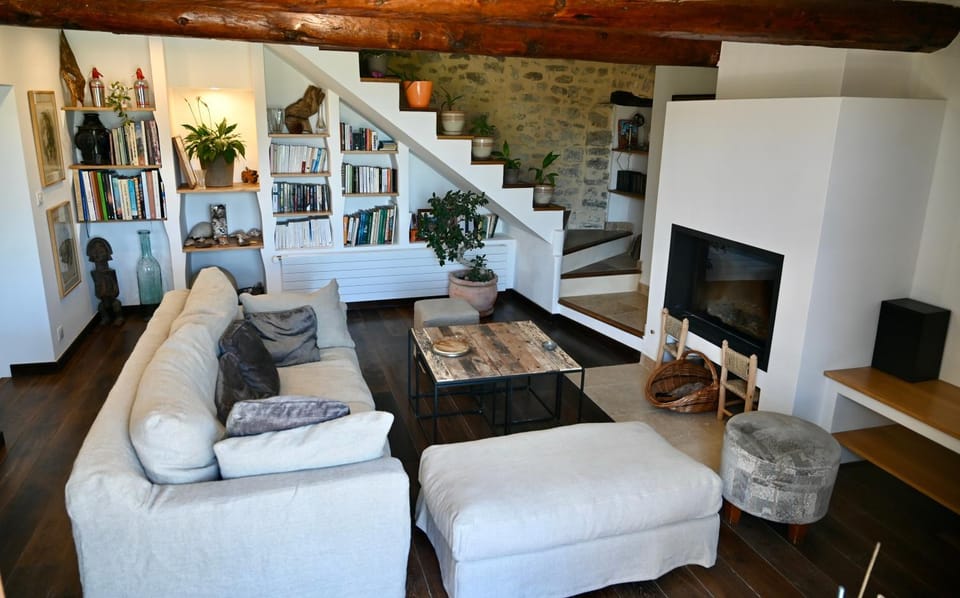 TV and multimedia, Living room, Seating area, flat iron