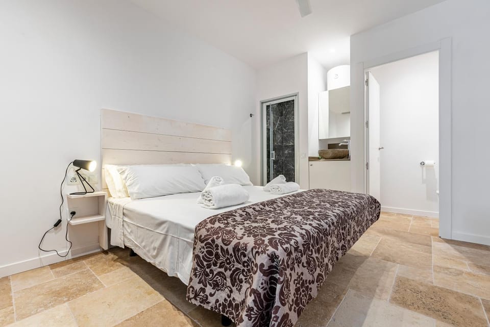 Bed, Photo of the whole room