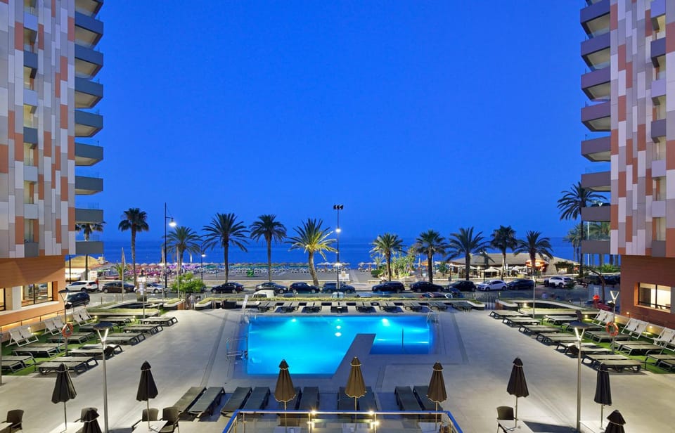 View (from property/room), Balcony/Terrace, Beach, Sea view, Swimming pool, Parking