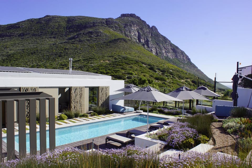 Property building, Natural landscape, Garden, Mountain view, Pool view, Sea view, Swimming pool, Swimming pool, sunbed
