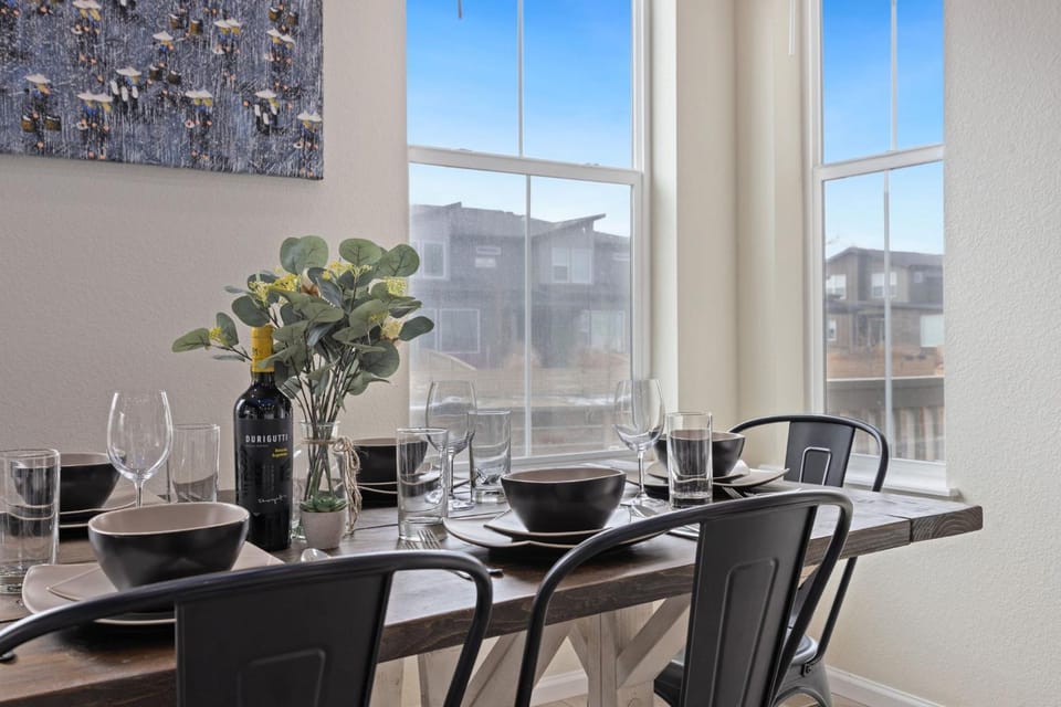 Modern & Stunning Home near Breweries and Old Town House in Fort Collins