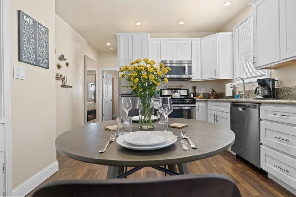 Dining area, kitchen