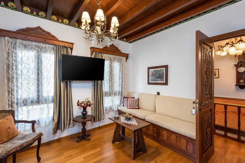 TV and multimedia, Living room, Seating area