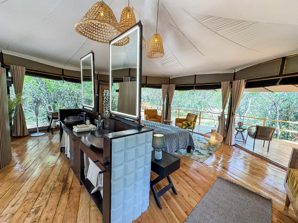 Olkinyei Mara Tented Camp Nature lodge in Kenya