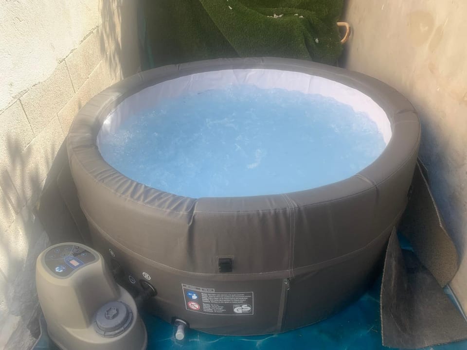 Hot Tub, Spa and wellness centre/facilities