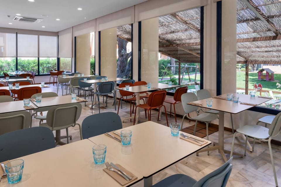 Property building, Restaurant/places to eat