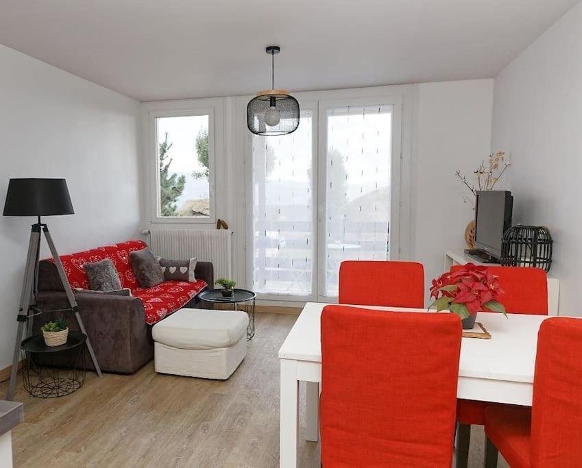 Living room, Dining area