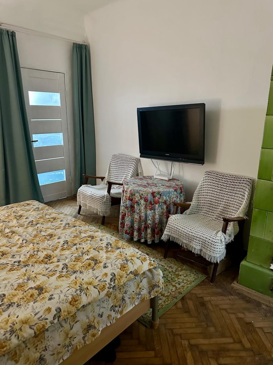 TV and multimedia, Photo of the whole room
