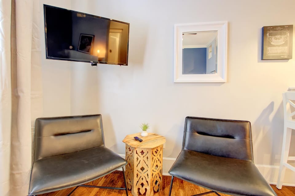 TV and multimedia, Seating area