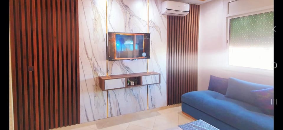 Communal lounge/ TV room, TV and multimedia, Living room, Seating area, Evening entertainment, air conditioner