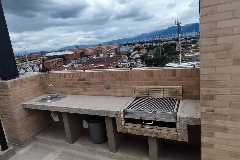 Apartaestudio amoblado, Edificio Avanzzare T1-501 Apartment in Bogota
