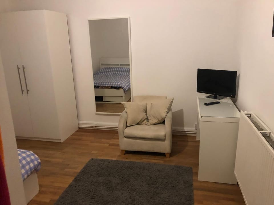 TV and multimedia, Seating area