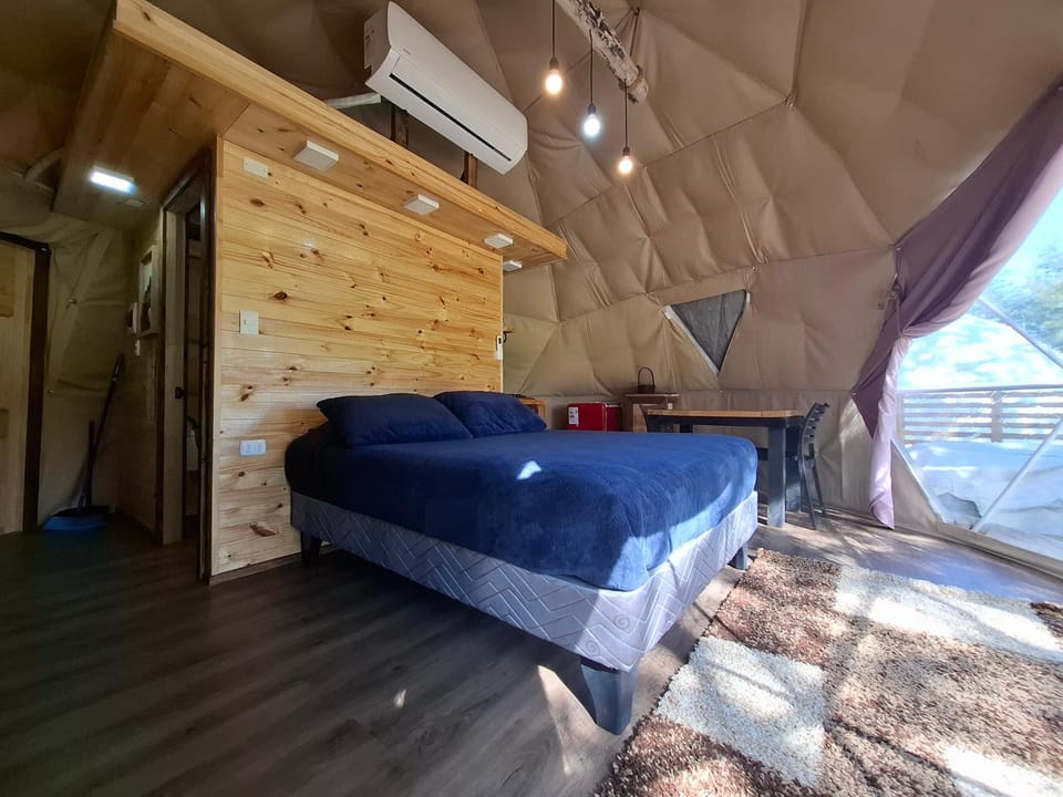 Cabaña y Domos El Pescador Coyhaique House in Chubut Province, Argentina