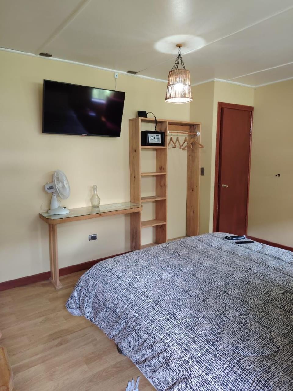 ECOHOSTAL HUELLAS DEL BOSQUE Bed and Breakfast in Valdivia