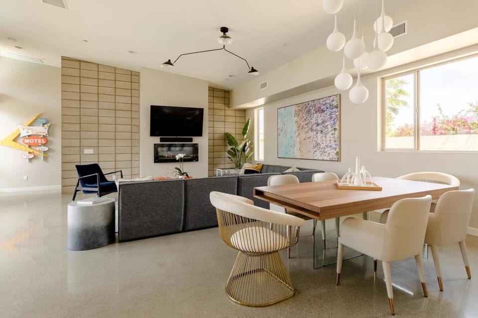 Living room, Dining area