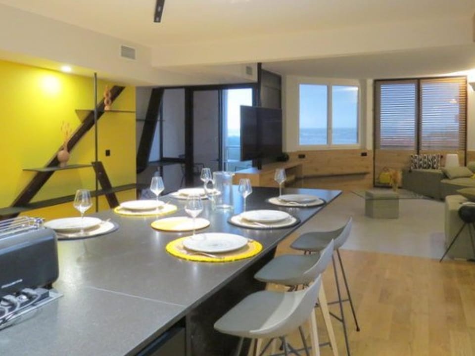 Appartement luxueux climatisé avec superbe vue et parking sécurisé - FR-1-696-1 Apartment in Canet-en-Roussillon