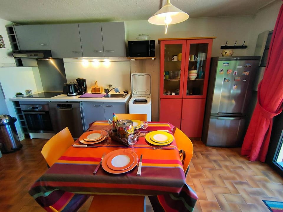 Charmante maisonnette Canet, proche plage, calme, parking privé - FR-1-696-10 House in Canet-en-Roussillon