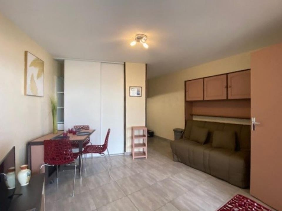 Charmant T2 en bord de mer pour 4 pers, terrasse avec vue - FR-1-696-15 Apartment in Canet-en-Roussillon