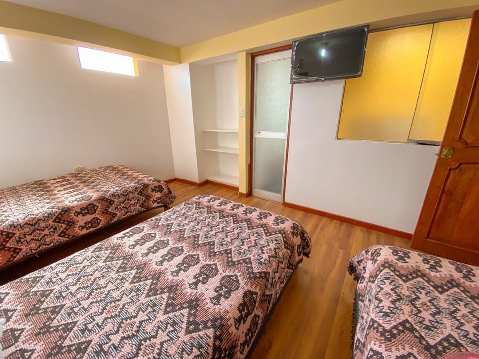 Bed, TV and multimedia, Bedroom