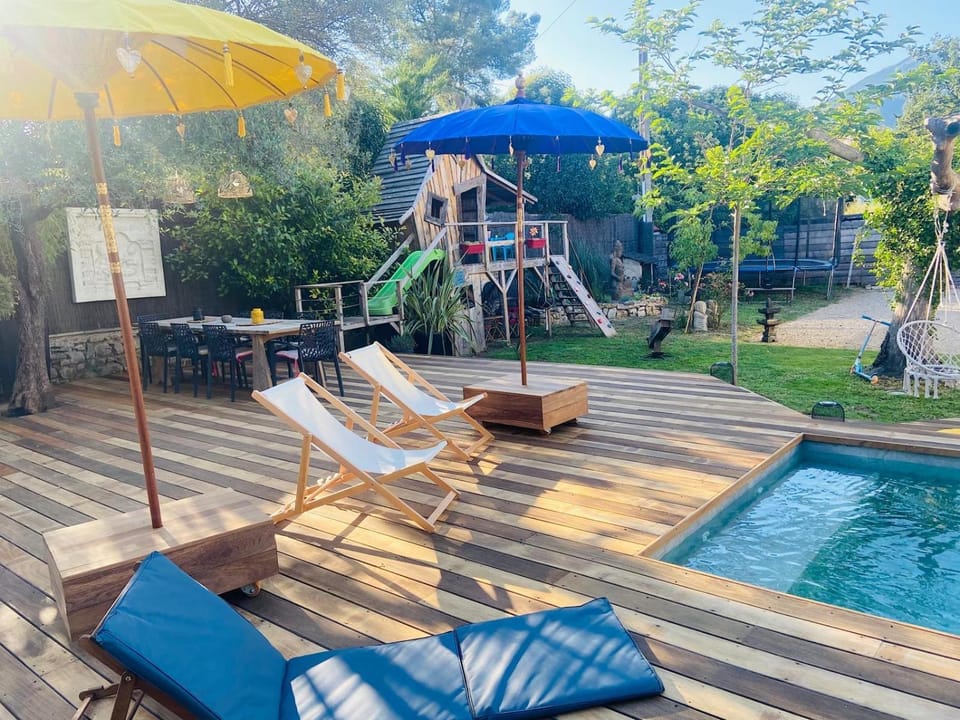 Villa Exotica et belle cabane en bois idéal famille Villa in Roquefort-les-Pins